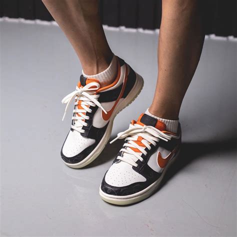 nike halloween sneakers|nike dunk low halloween release date.